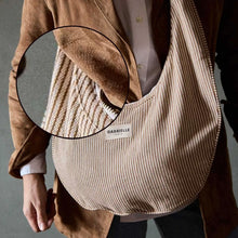 Charger l'image dans la galerie, Sac demi-lune NEW B - Gabrielle Paris