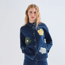 Charger l'image dans la galerie, Chemise jean brodée
