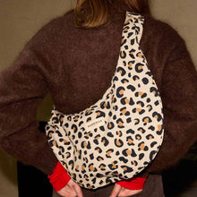 Charger l'image dans la galerie, Sac demi-lune NEW B - Gabrielle Paris
