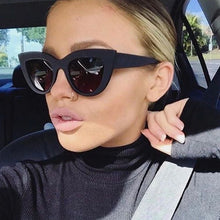 Charger l'image dans la galerie, Lunettes de soleil Gaga
